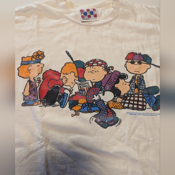 Donating Soon!  Vintage 90s Grunge Kids Peanuts Tshirt - Picture 5 of 5